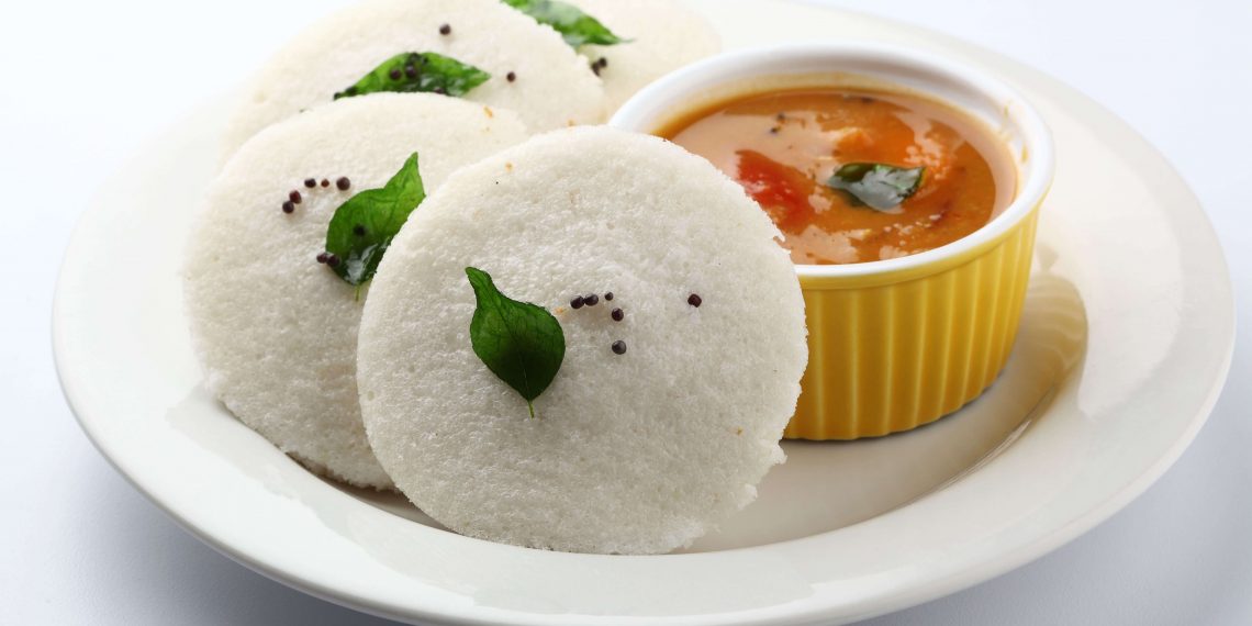 Healthy Idli Recipe - Instant oats idli with carrot mix - HealthifyMe Blog
