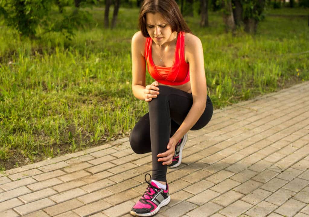 Knee Pain - Symptoms, Remedies And Exercises - HealthifyMe