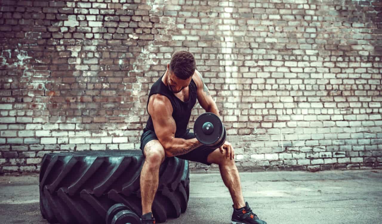 4 Best Dumbbell Exercises for Visibly Toned Arms