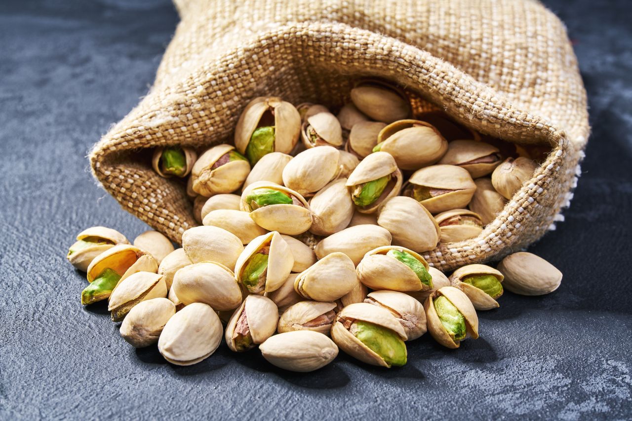 Pistachios Nutritional Value Benefits And Side Effects HealthifyMe