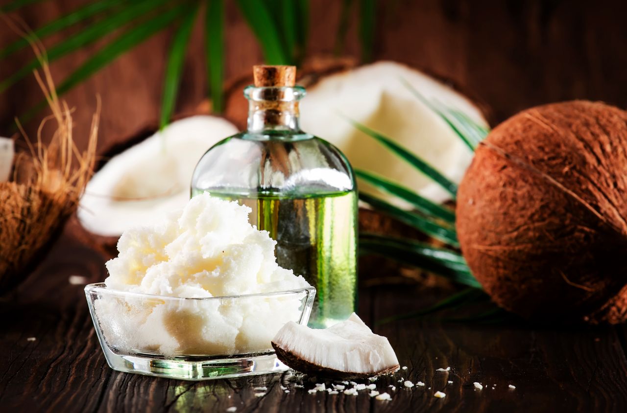 The Complete Guide To Coconut Oil Uses: Weight Loss, Skin, Cholesterol -  Miduty