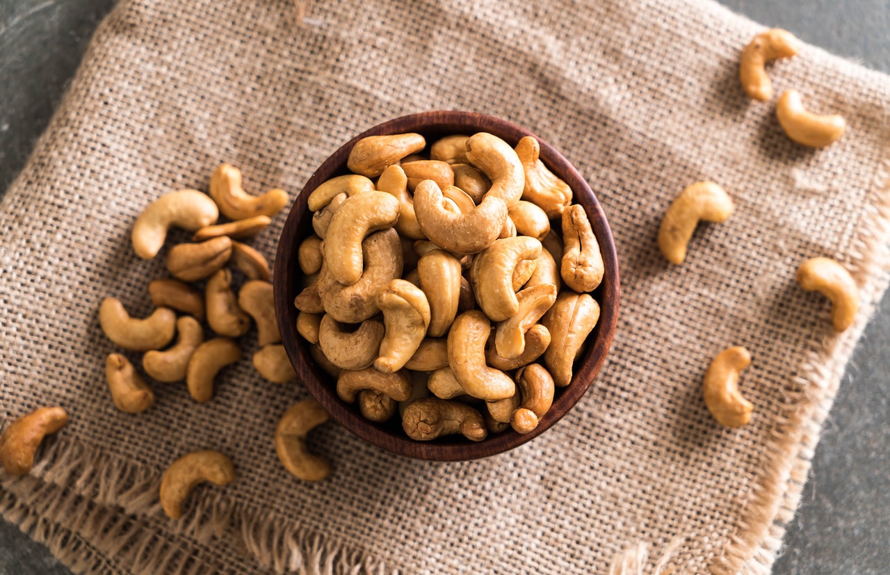 Cashews Benefits Nutritional Facts And Drawbacks HealthifyMe