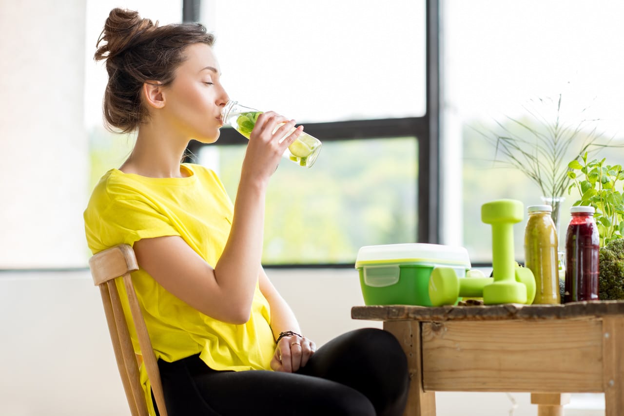 A nutritionist reveals why you must drink hot water for weight loss